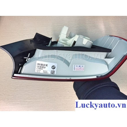 Đèn hậu miếng ngoài xe BMW 320i đời 2009_ 63217289425